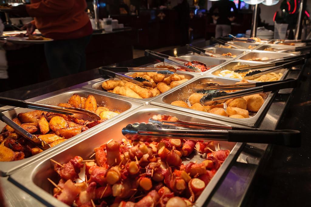 Fortina Spa Resort Sliema Dış mekan fotoğraf A chafing dish buffet