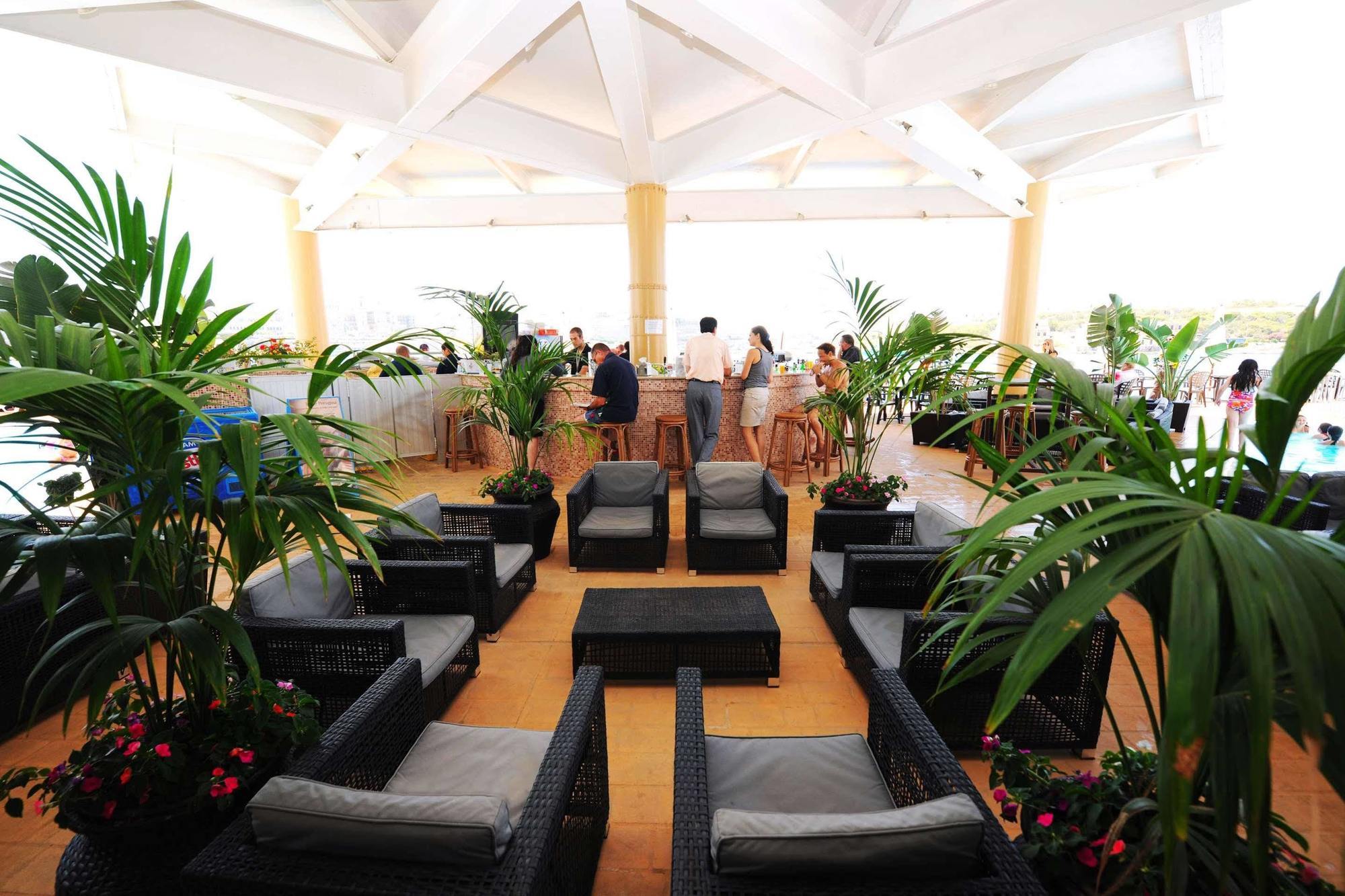 Fortina Spa Resort Sliema İç mekan fotoğraf The interior of the lounge