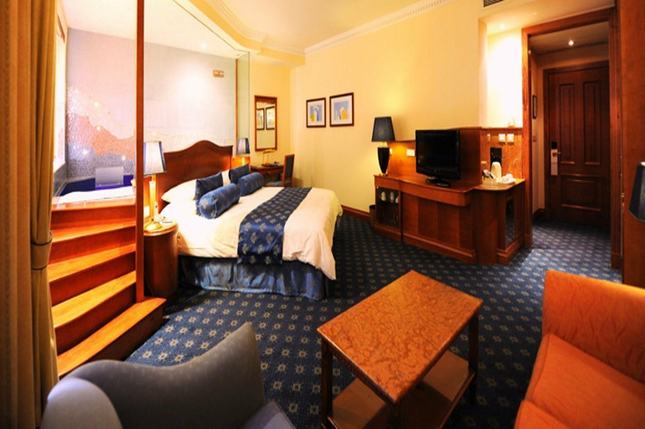 Fortina Spa Resort Sliema Dış mekan fotoğraf A suite at the hotel